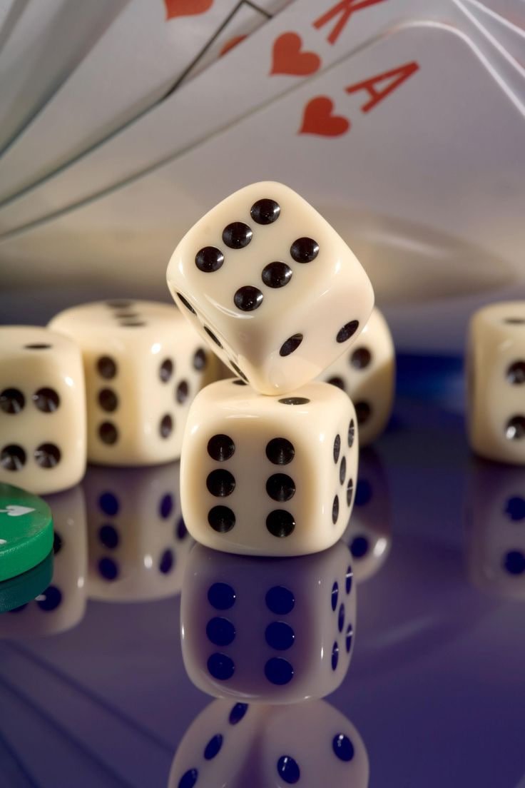 ck44 အက်ပ် မြန်မာ မိုဘိုင်းဖုန်း interface တွင် Live Casino ကစားနေသည့် မြင်ကွင်း